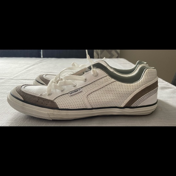 Umbro Sneakers - Picture 6 of 6